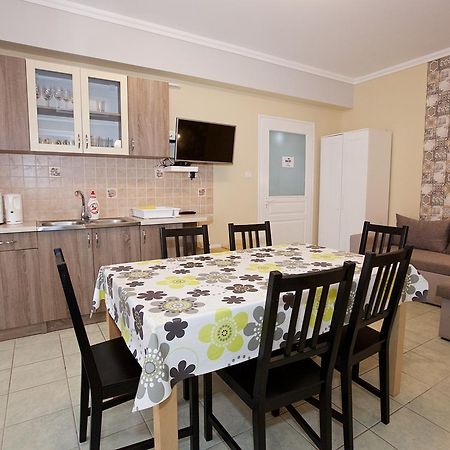 Zoli Apartmanok-Timi Koelcsey 34-36 Hajduszoboszlo Exterior photo