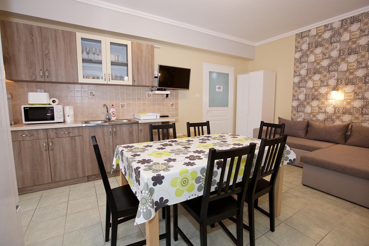 Zoli Apartmanok-Timi Koelcsey 34-36 Hajduszoboszlo Exterior photo
