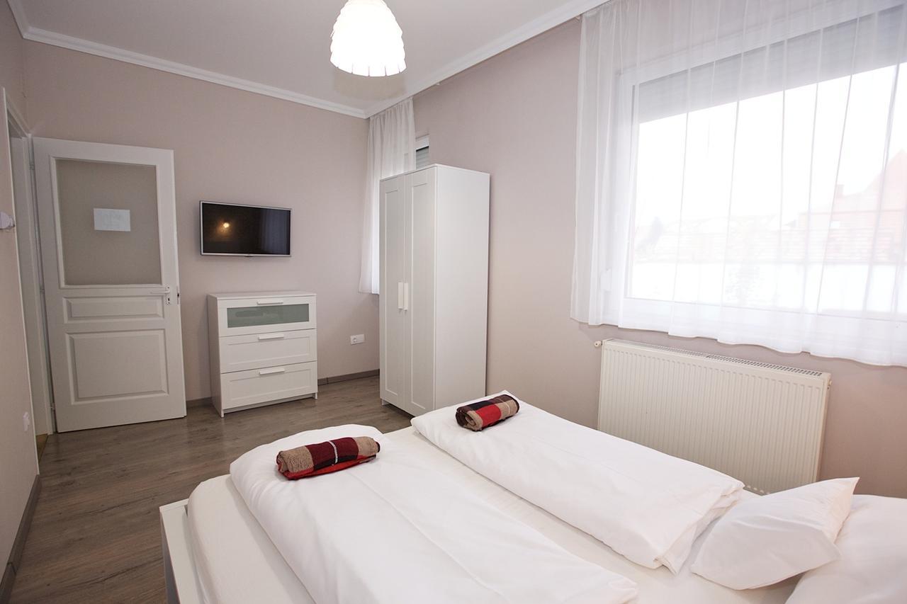 Zoli Apartmanok-Timi Koelcsey 34-36 Hajduszoboszlo Exterior photo